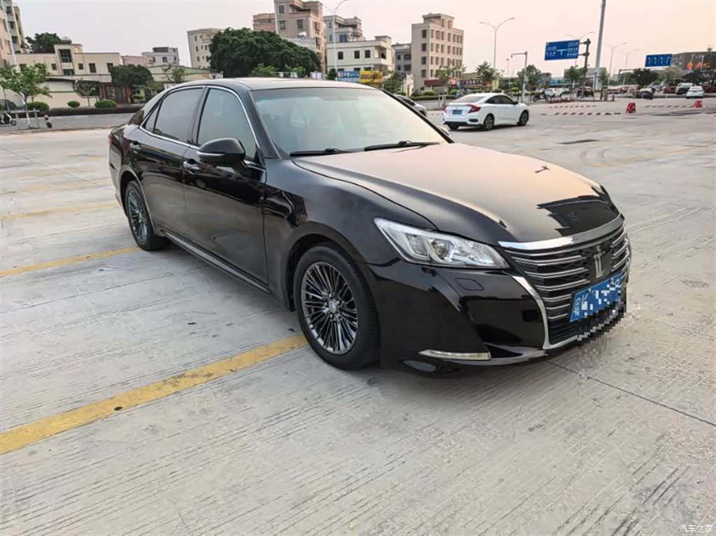 Toyota Crown, 2016 3