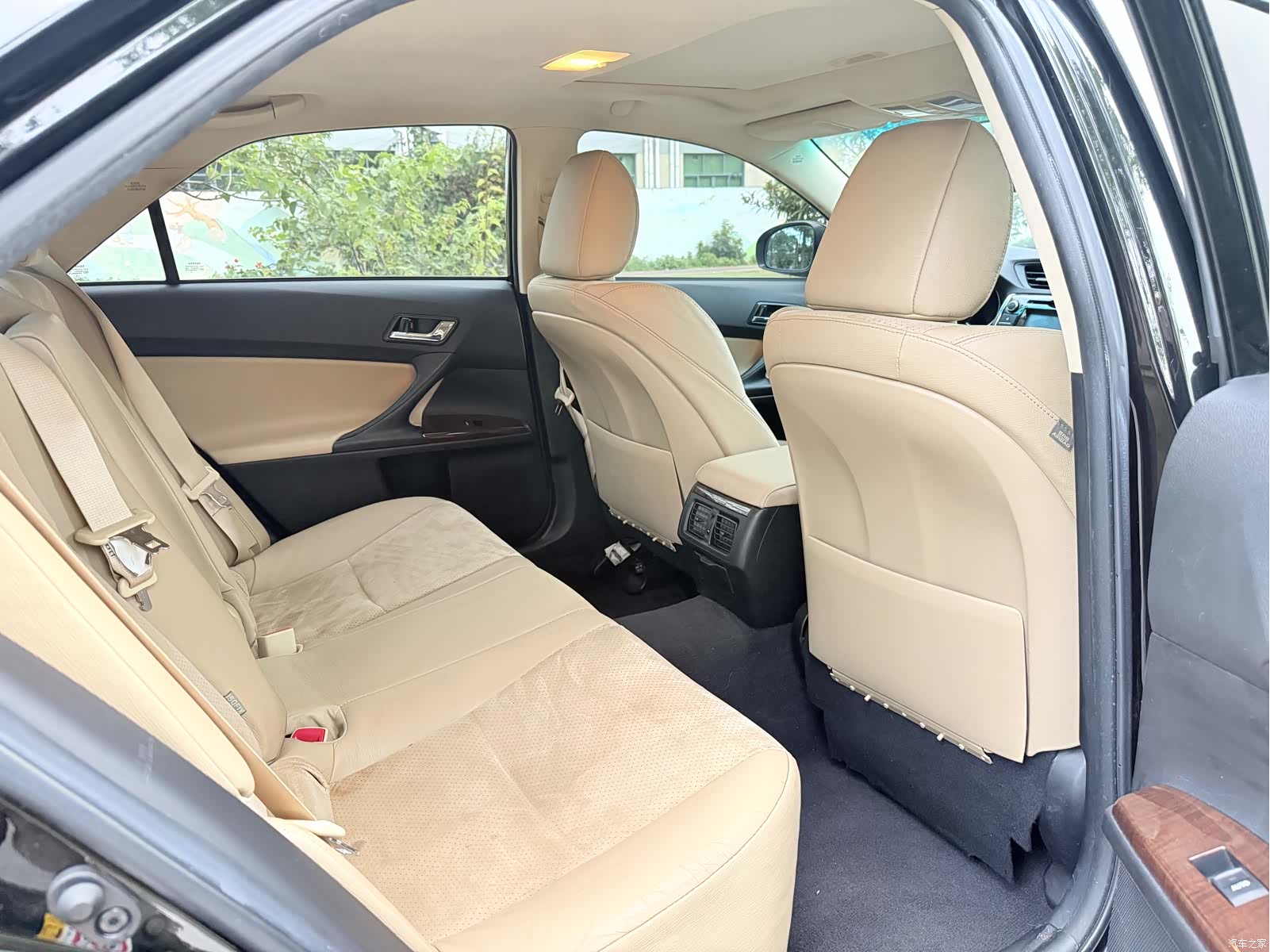 Toyota 2.5V, 2015 6