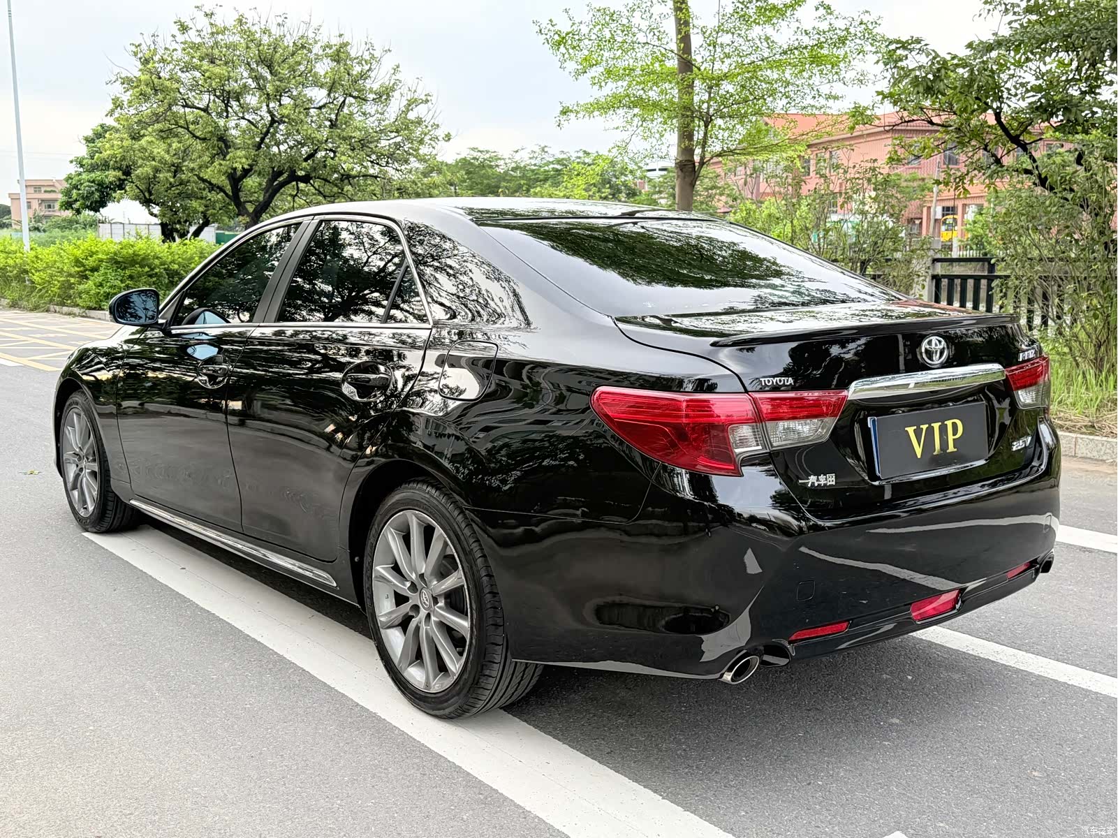 Toyota 2.5V, 2015 9