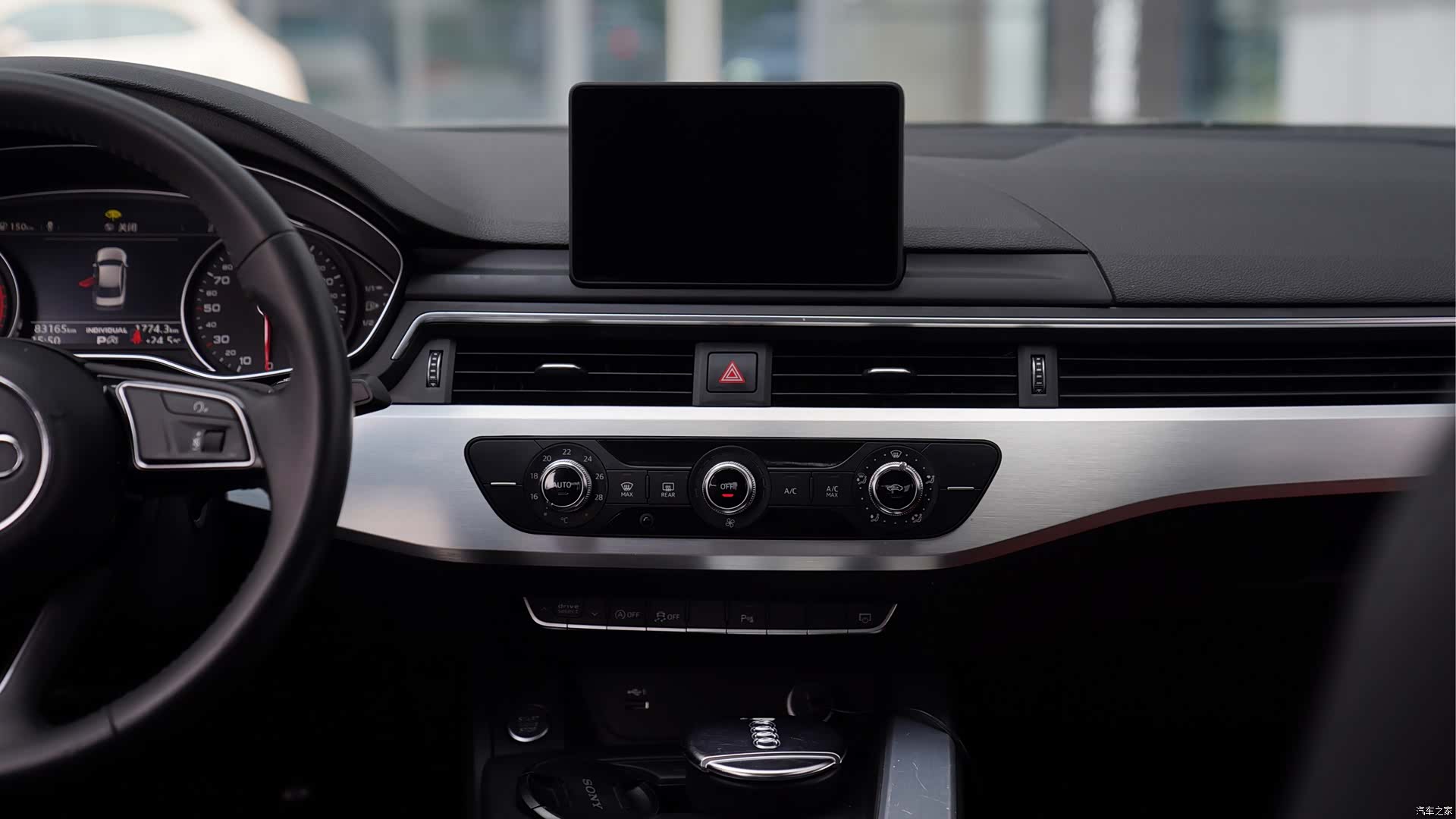 Audi A4L, 2019 8