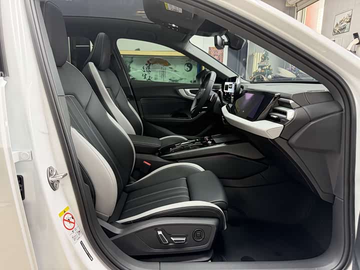 Audi A5L 2026 2.0T yun dong ban