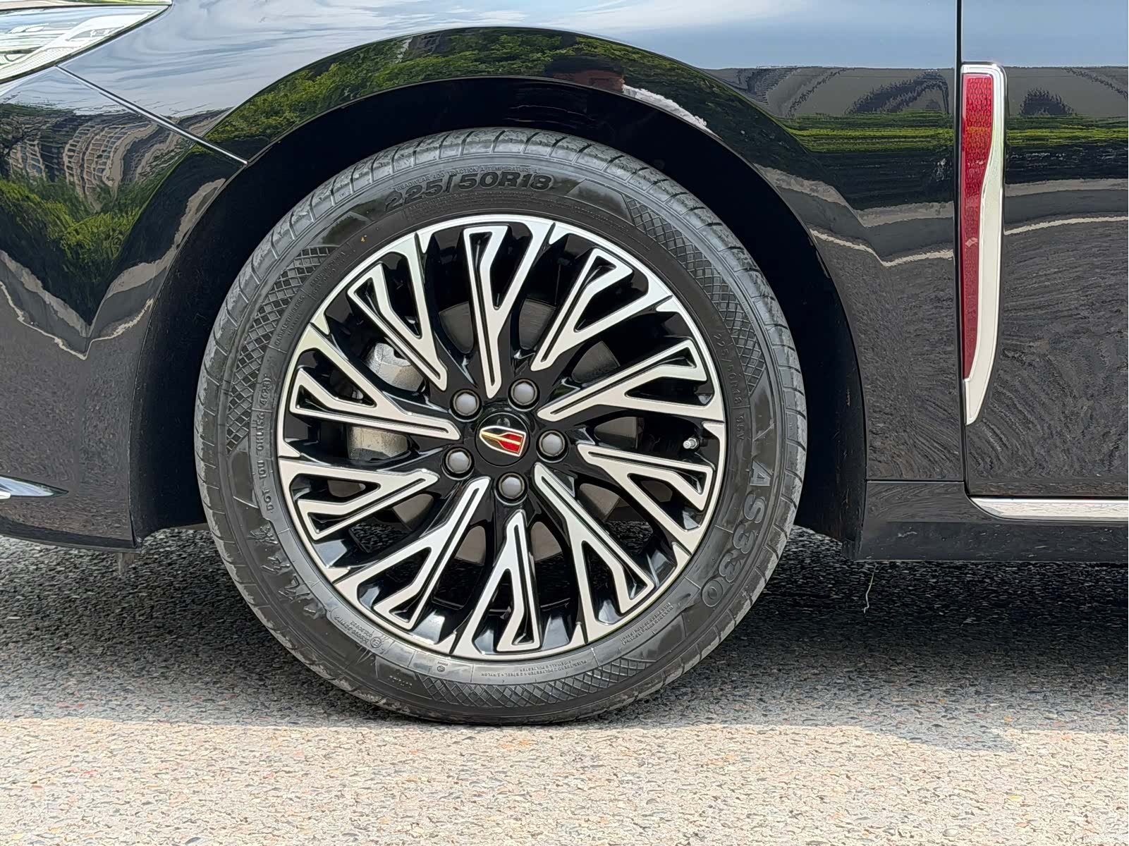 Hongqi H5, 2023 6