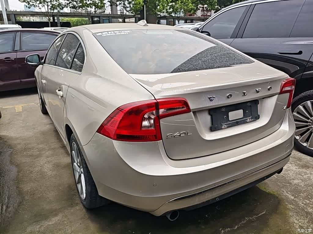 Volvo S60, 2018 все фото
