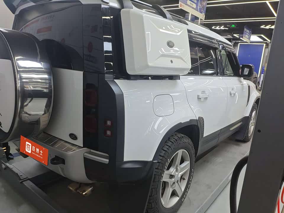 Land Rover guard