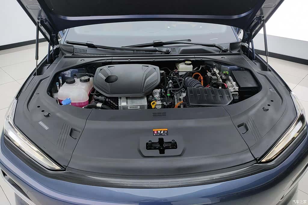 Geely 8, 2025 10