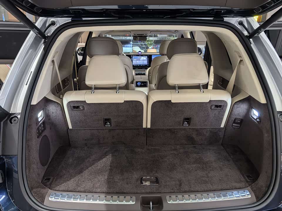 AITO Ask the world M9