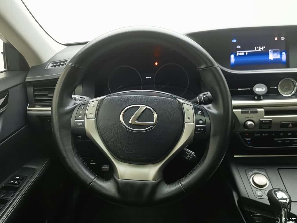 Lexus ES, 2014 11