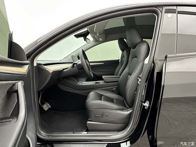 Tesla Model Y, 2022 12