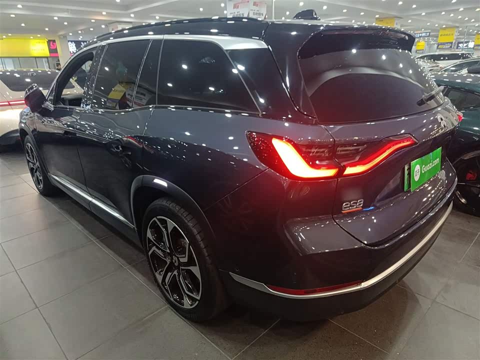 NIO ES8
