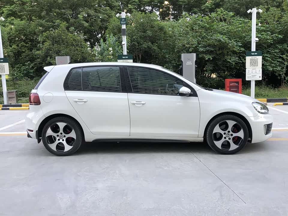 Volkswagen Golf GTI