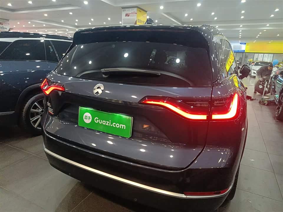 NIO ES8