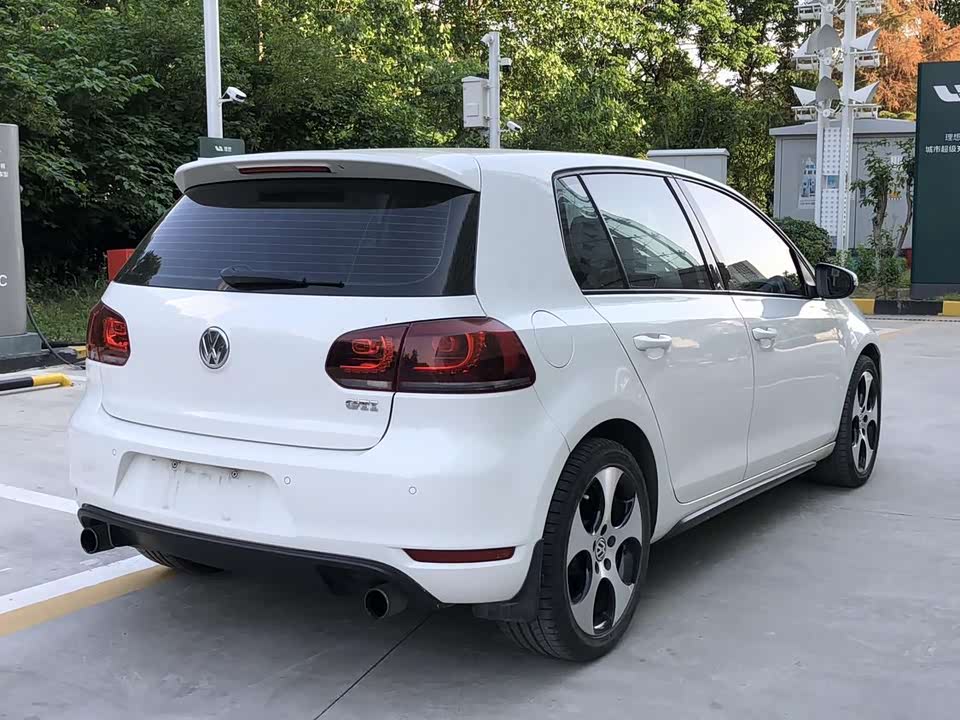 Volkswagen Golf GTI