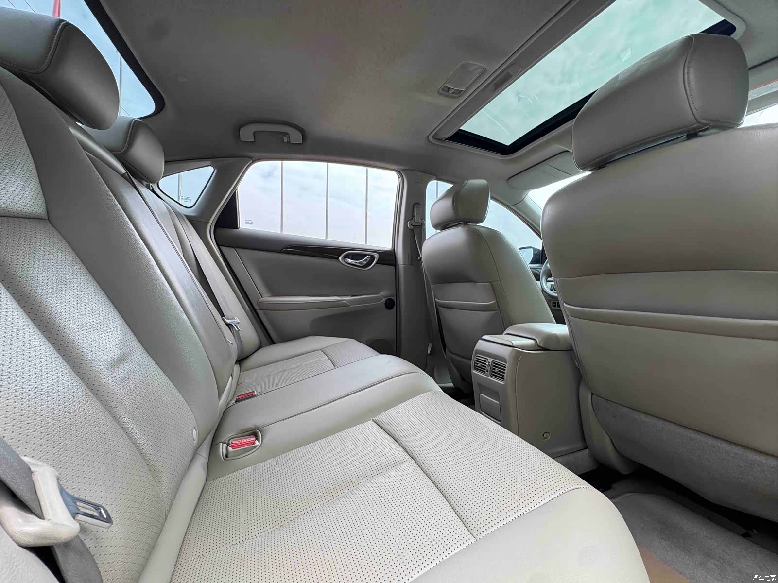 Nissan Sylphy, 2012 7