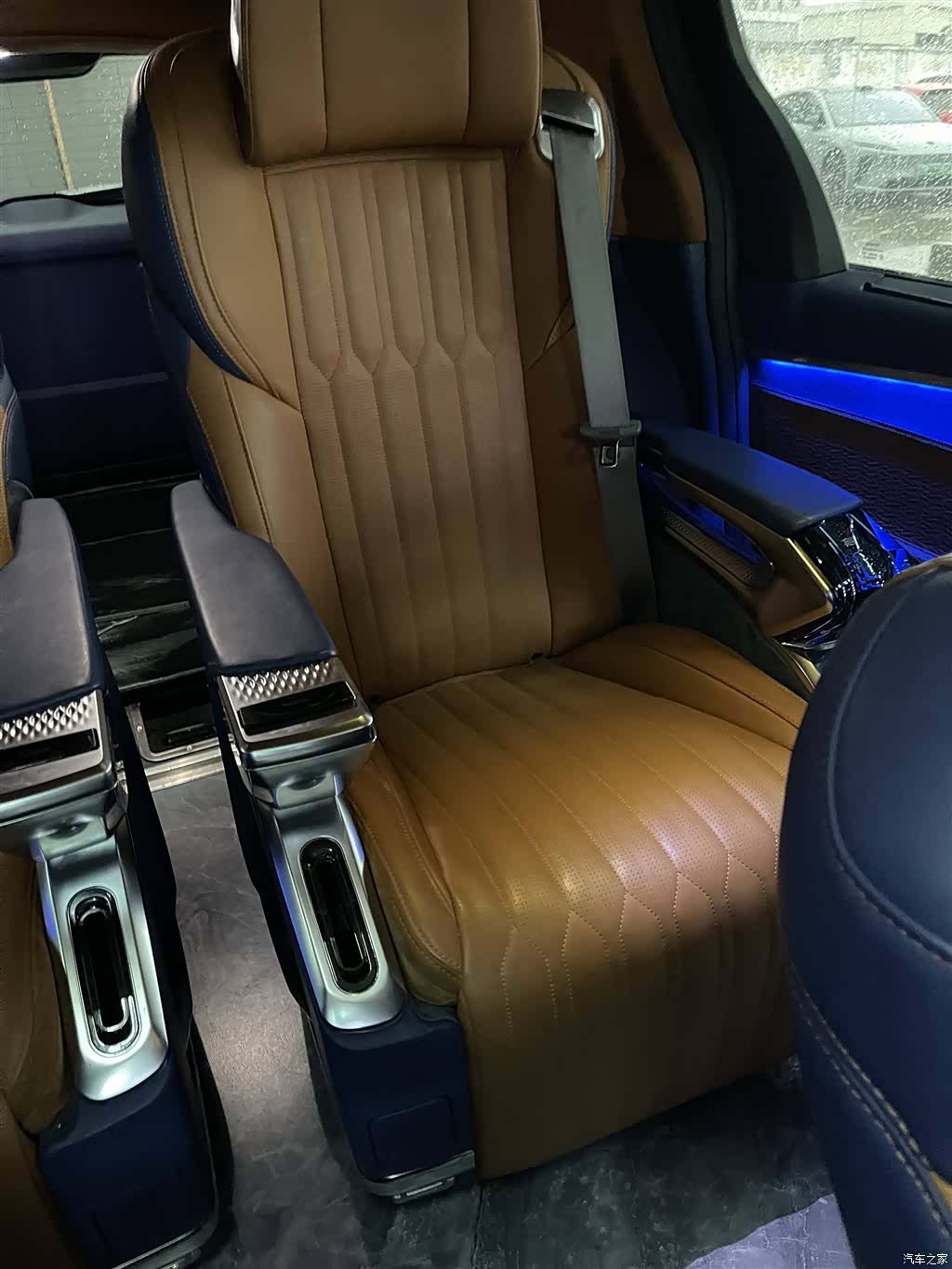 Toyota Sienna, 2023 11