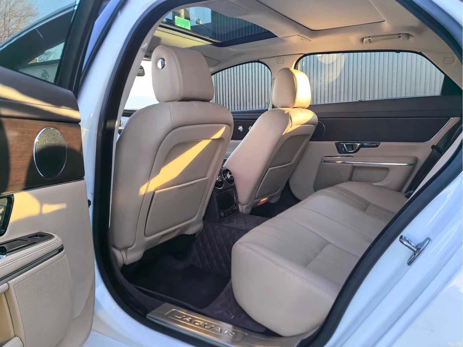 Jaguar XJ, 2014 9