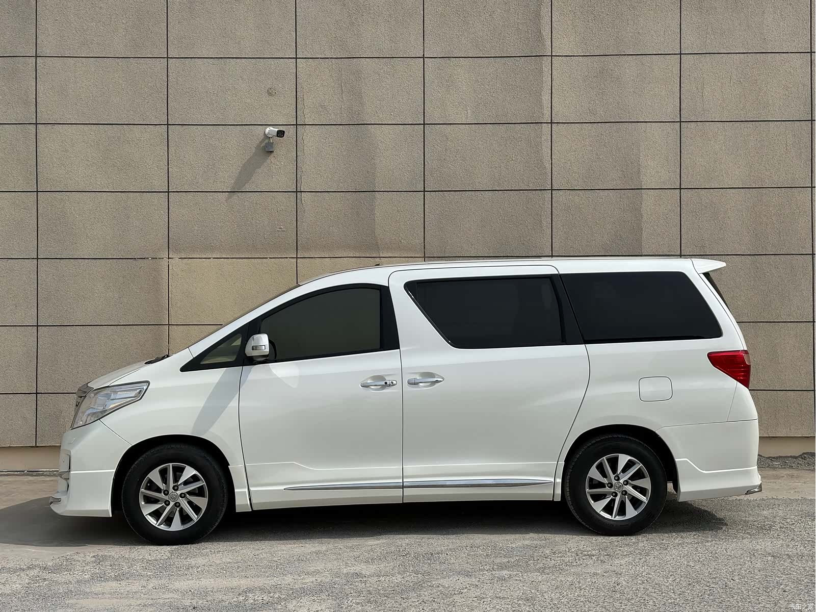 Toyota Alphard, 2014 15