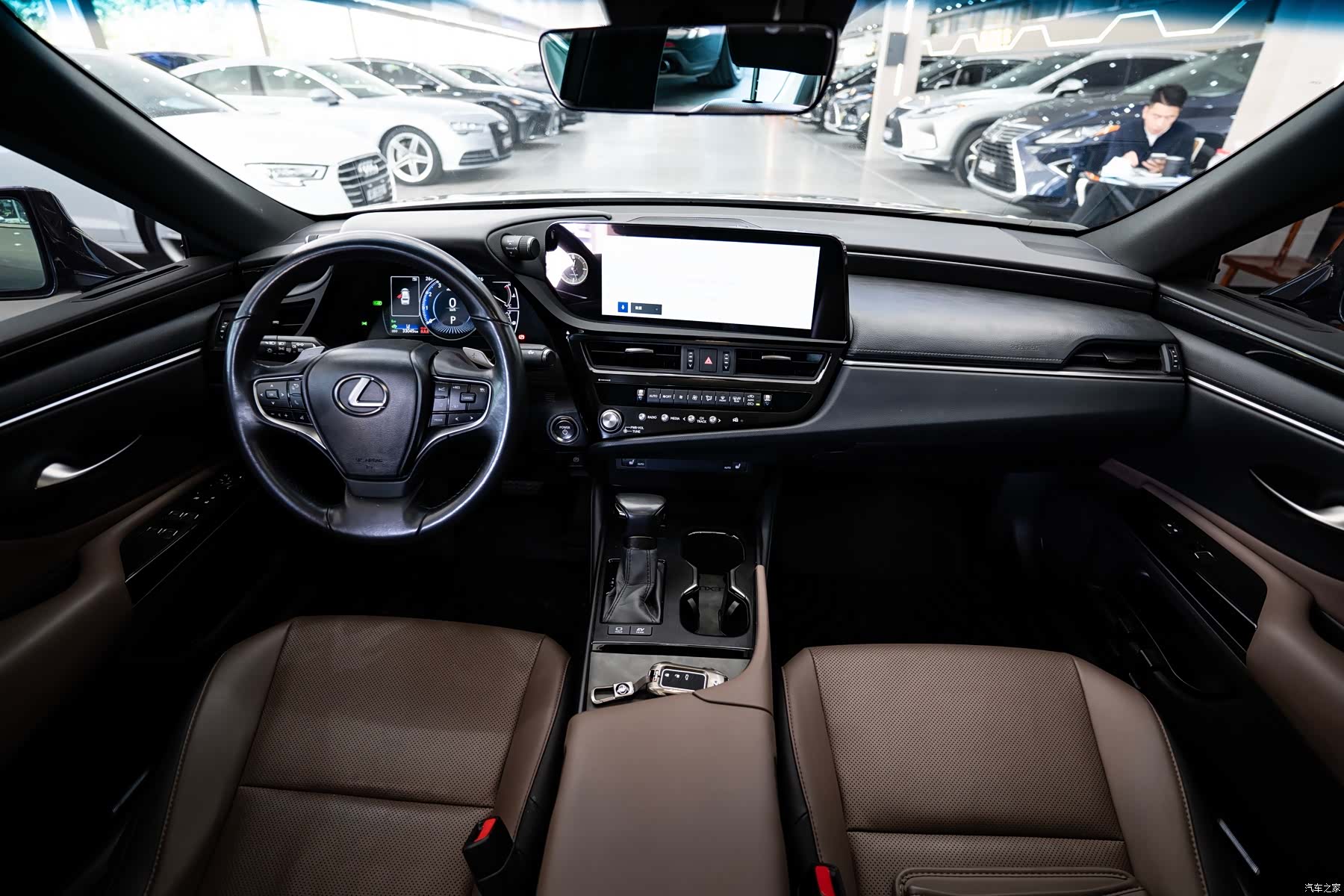 Lexus ES, 2023 13