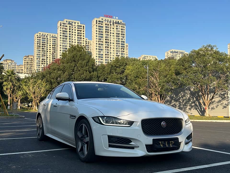 Jaguar XE