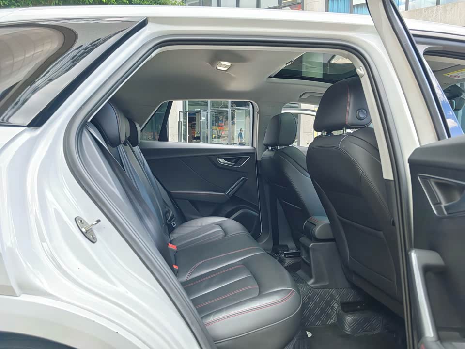 Audi Q2L Audi Q2L