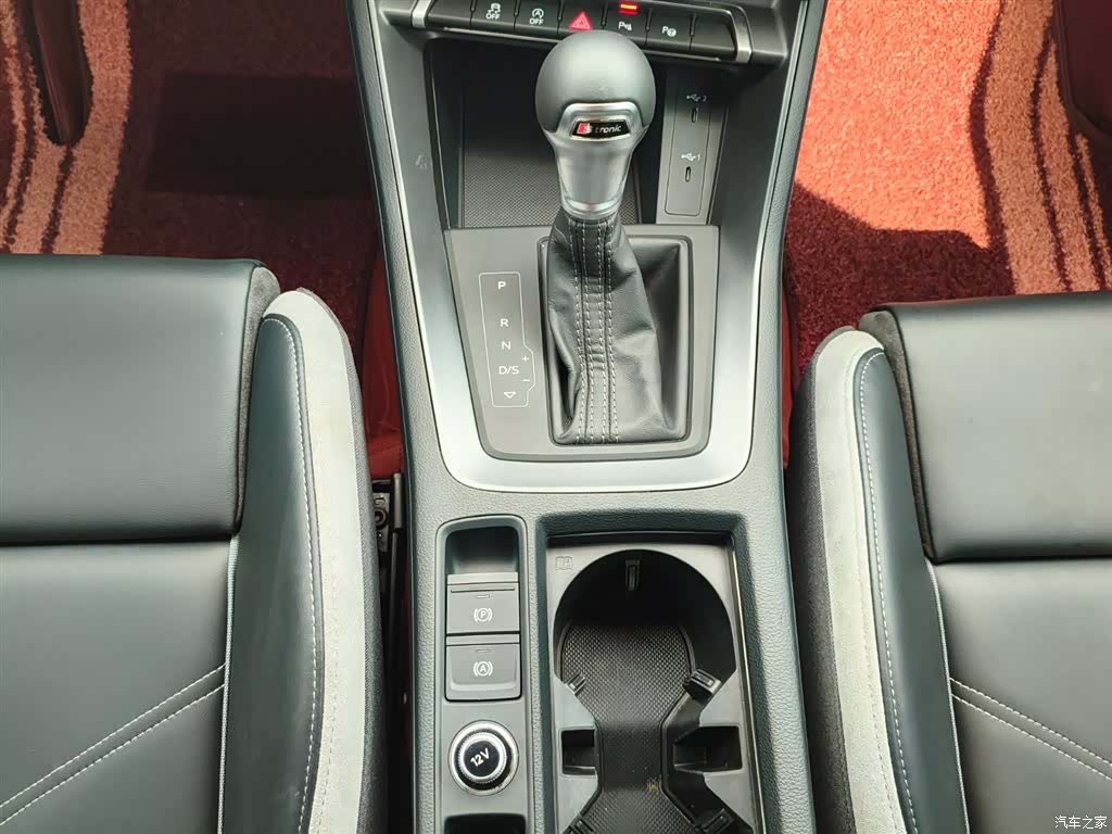 Audi Q3, 2024 13