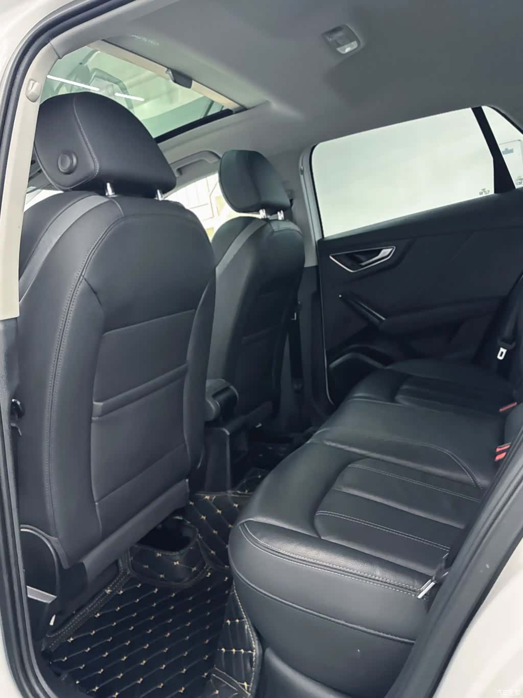 Audi Q2L, 2024 23