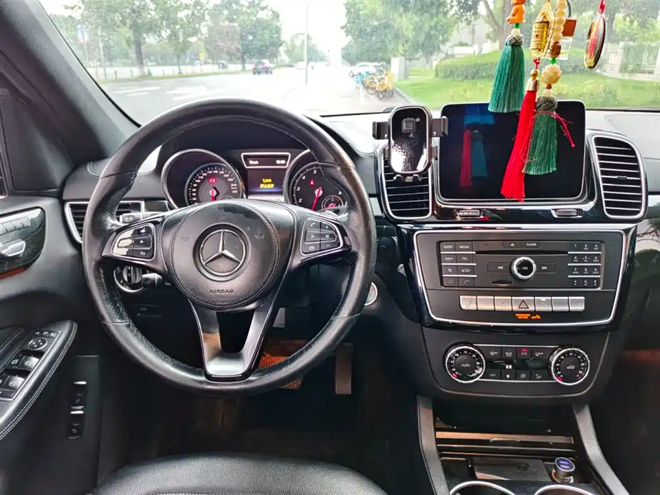 Mercedes-Benz GLS Mercedes-Benz GLS