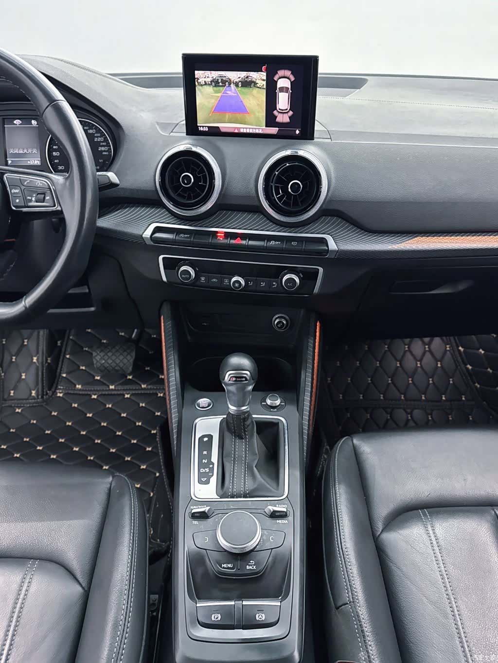 Audi Q2L, 2024 21
