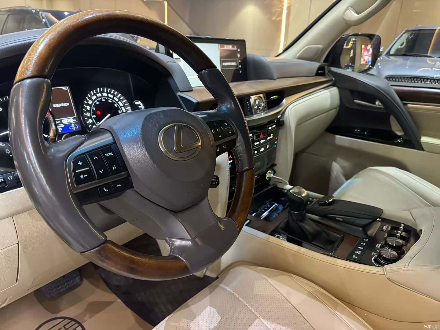 Lexus LX, 2017 2