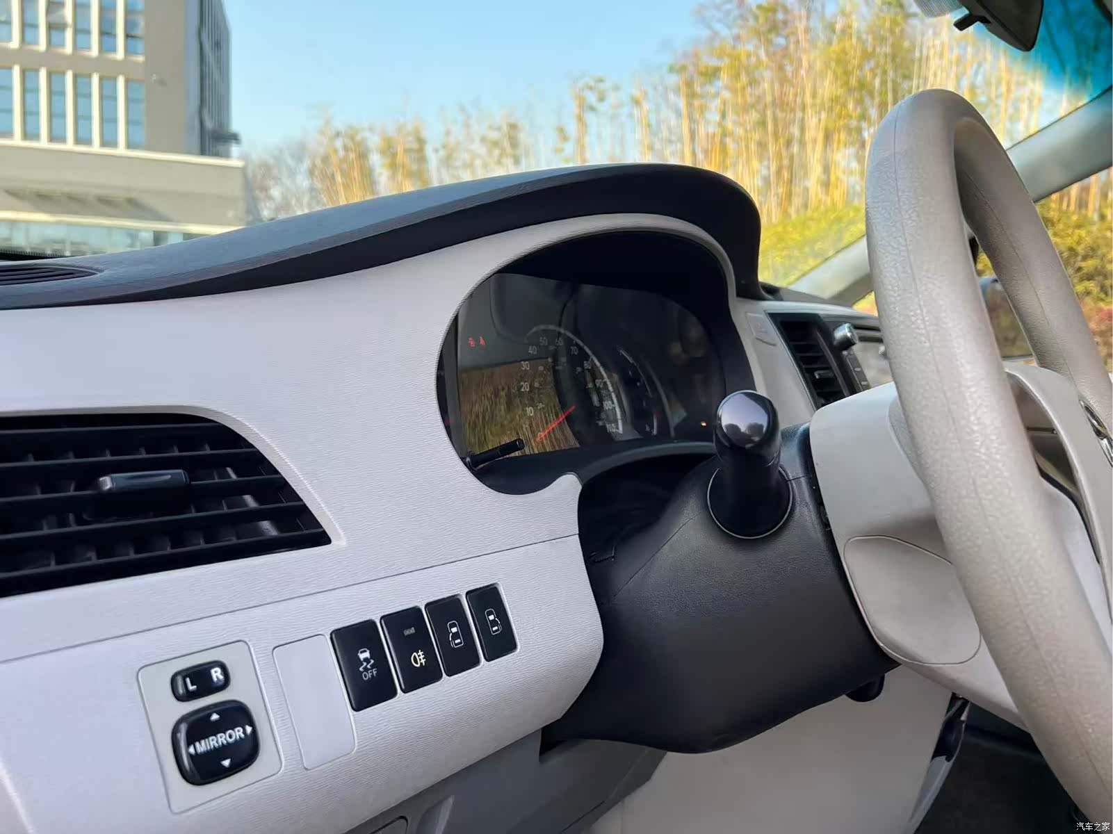 Toyota Sienna, 2015 12