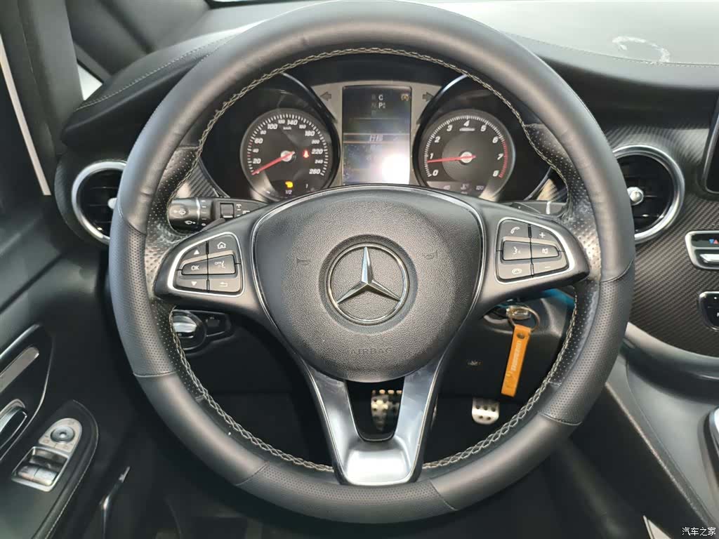Mercedes-Benz V-Class, 2020 9
