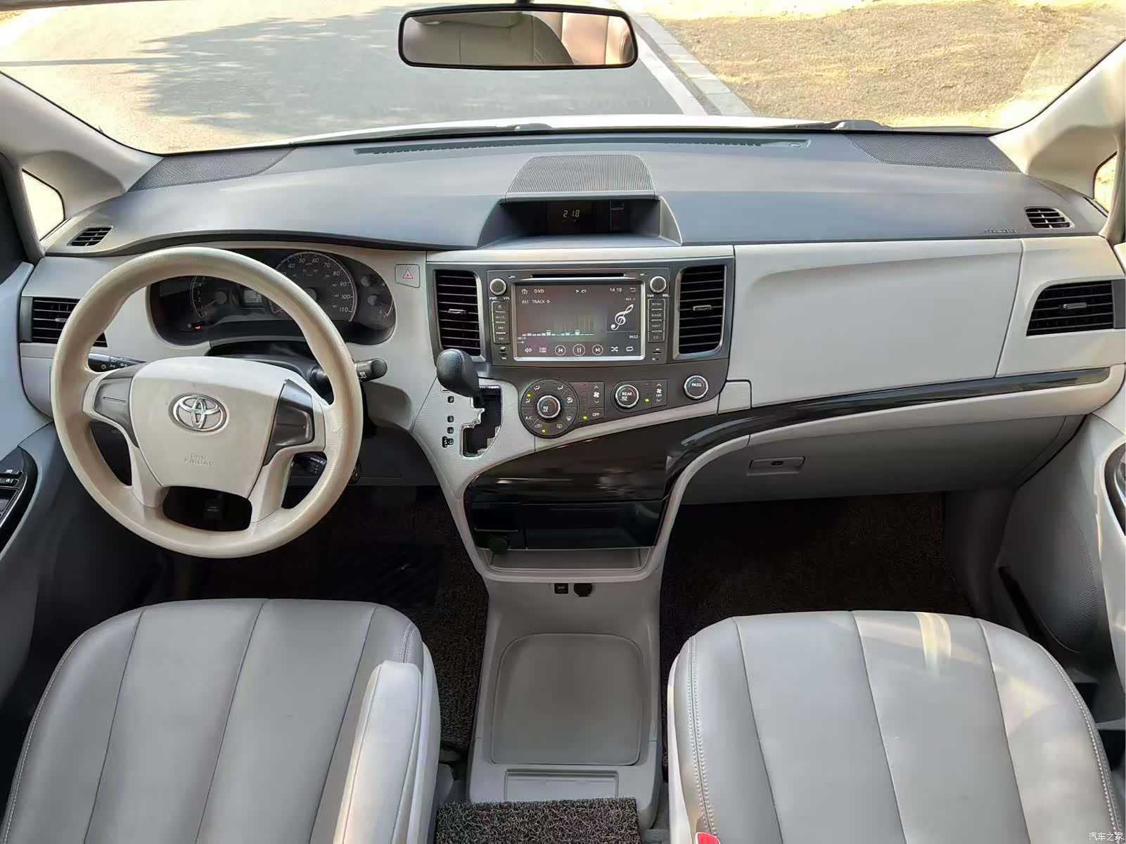 Toyota Sienna, 2015 7