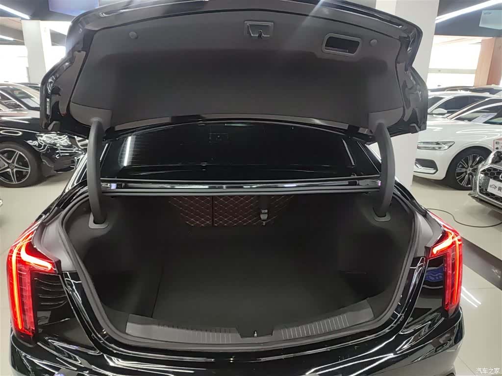 Cadillac CT5, 2023 15