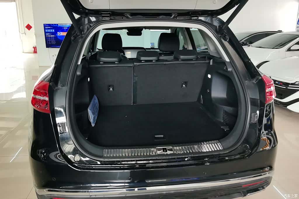 Hongqi HS5, 2022 4