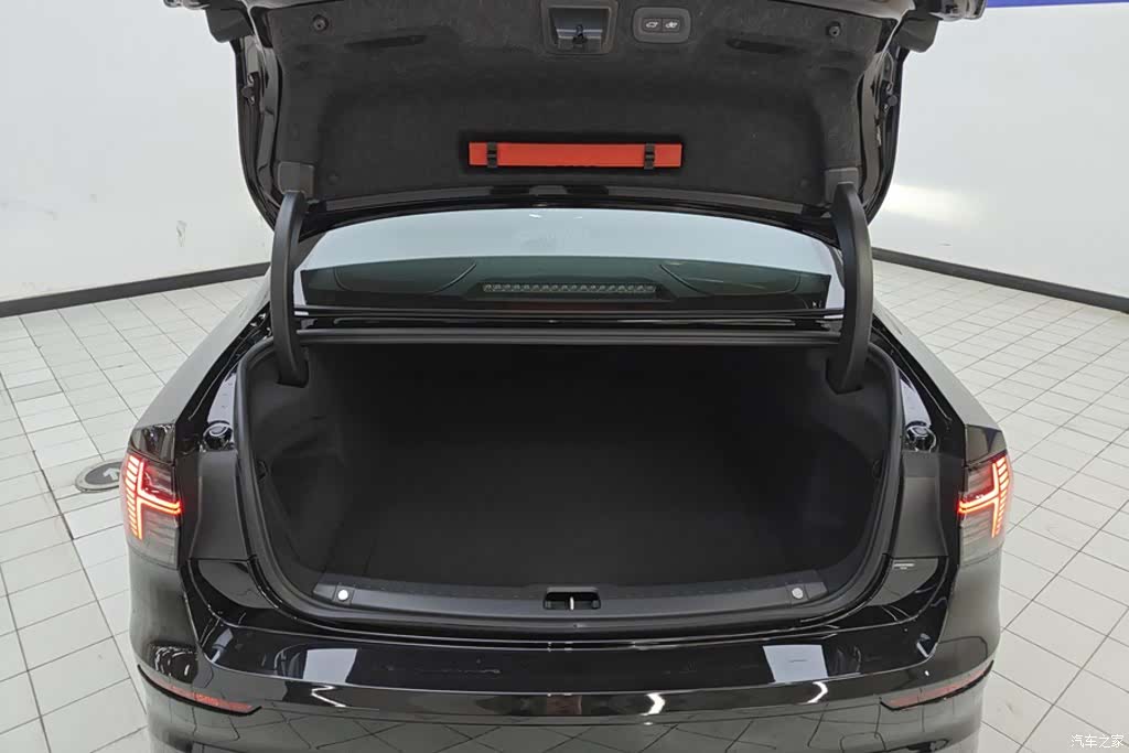 Volvo S90, 2026 4