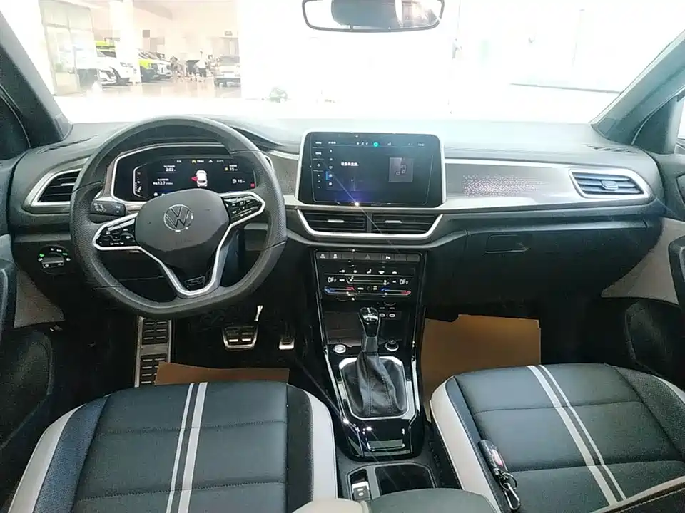 Volkswagen T-ROC exploring Songs Volkswagen T-ROC exploring Songs