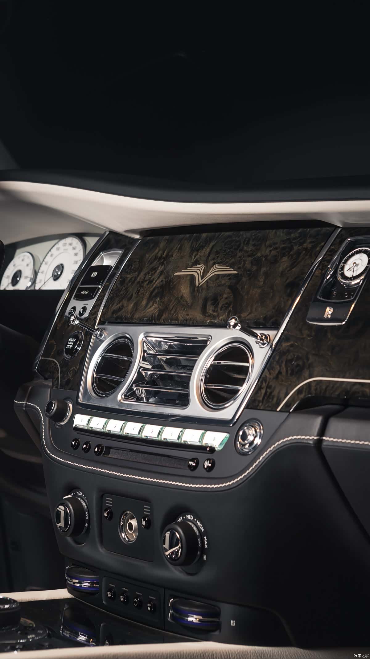 Rolls-Royce Ghost, 2015 15