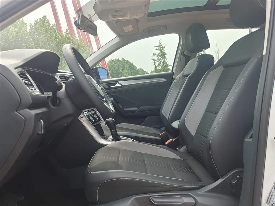 Volkswagen T-ROC exploring Songs Volkswagen T-ROC exploring Songs