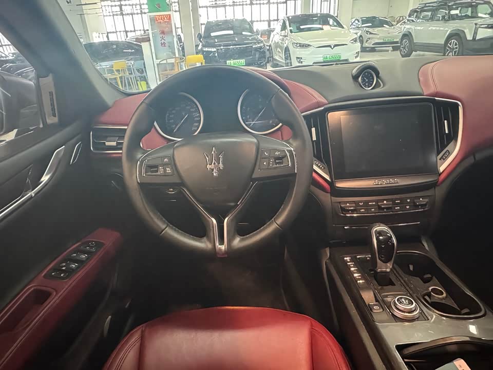 Maserati Ghibli Maserati Ghibli
