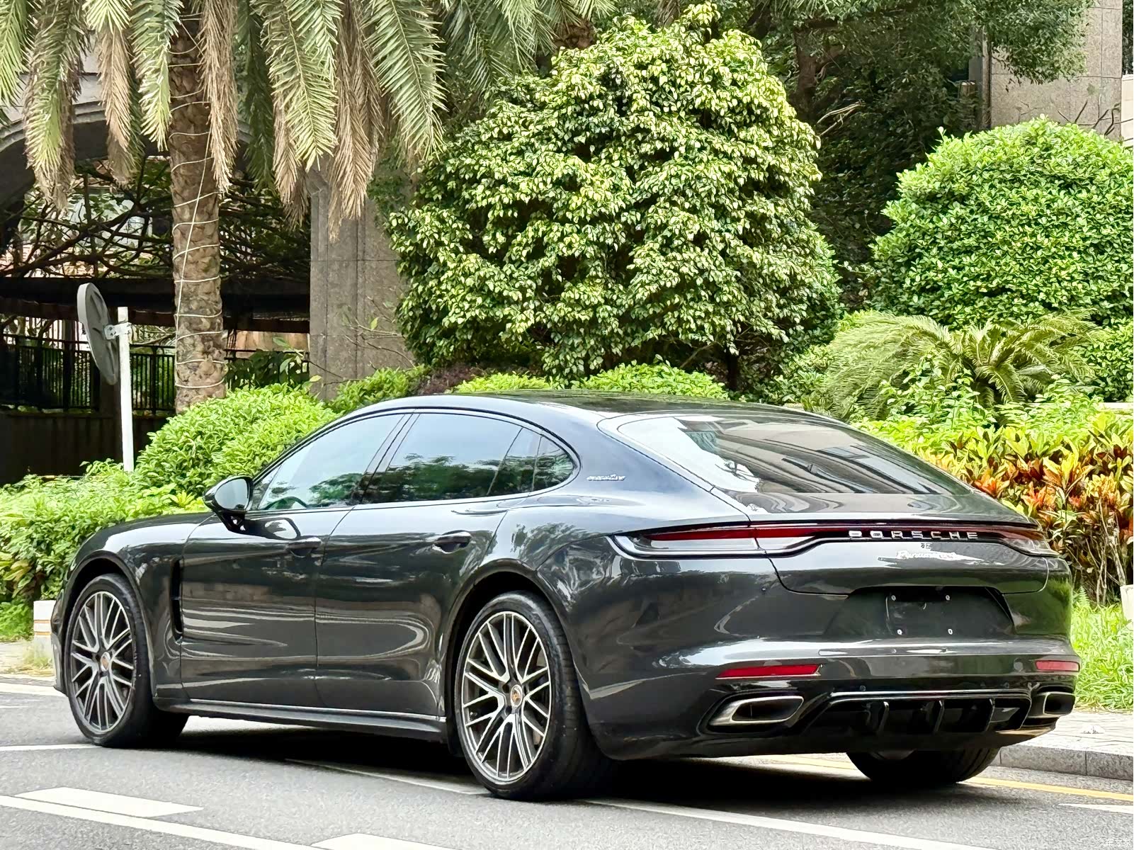 Porsche Panamera, 2023 3