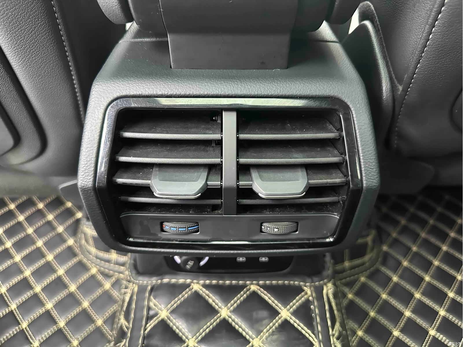 Audi Q3, 2022 13