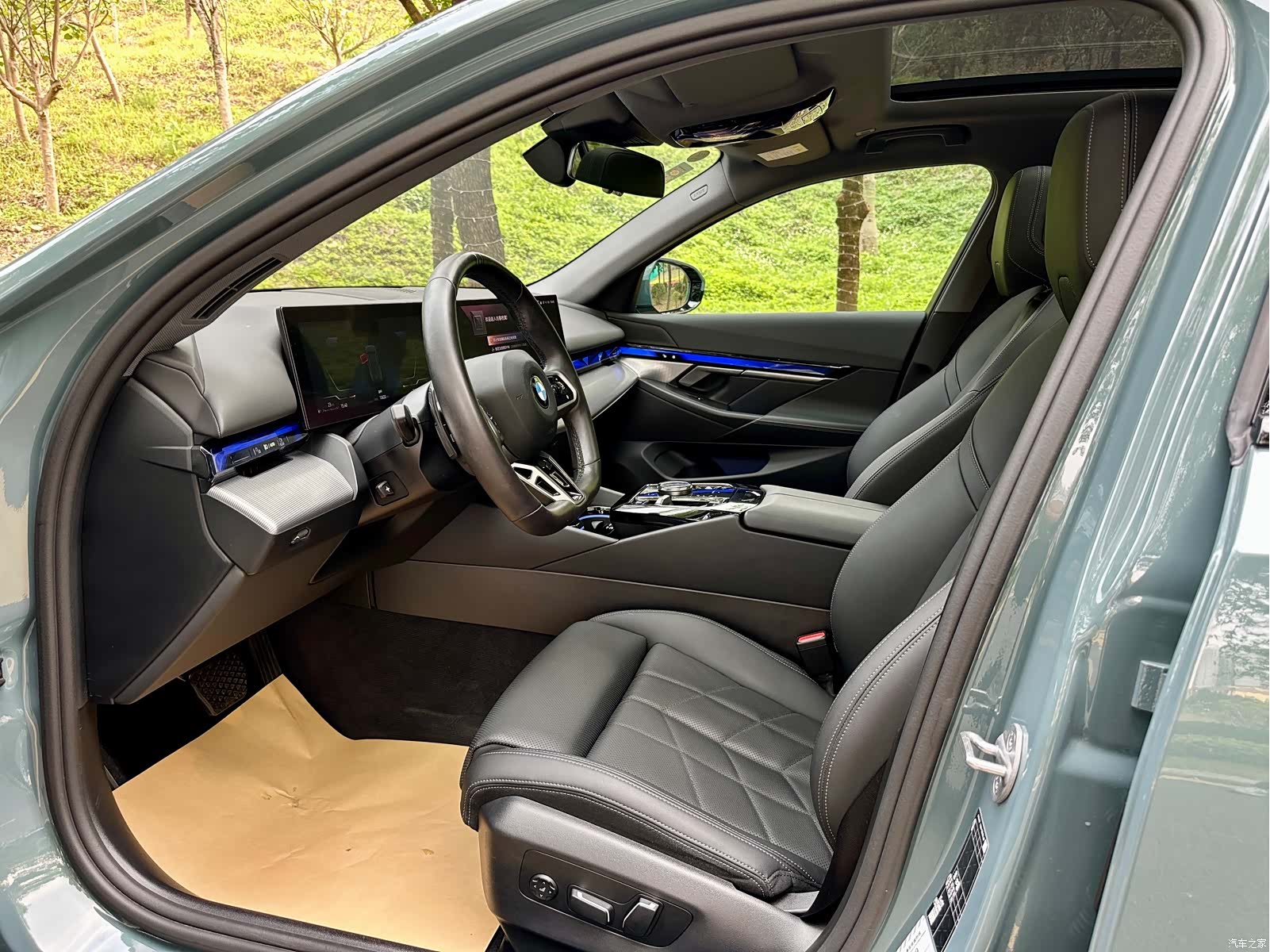 BMW 5 Series, 2025 10