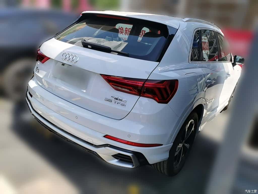 Audi Q3, 2025 12