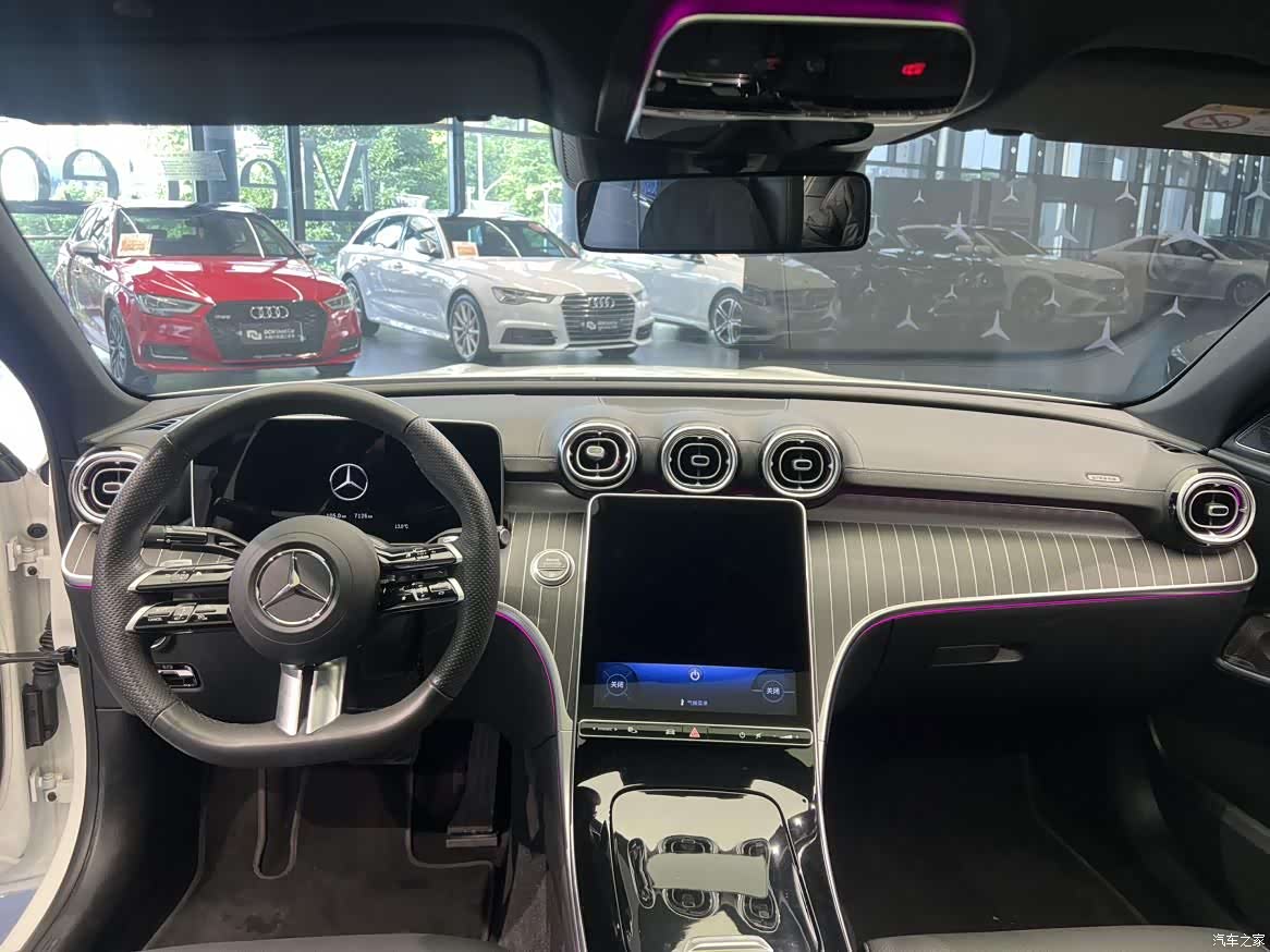 Mercedes-Benz C-Class, 2024 18