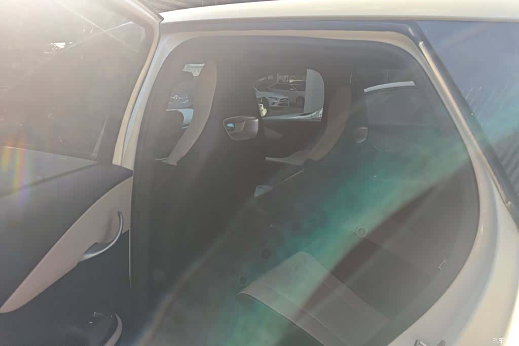 BYD Dolphin, 2024 11