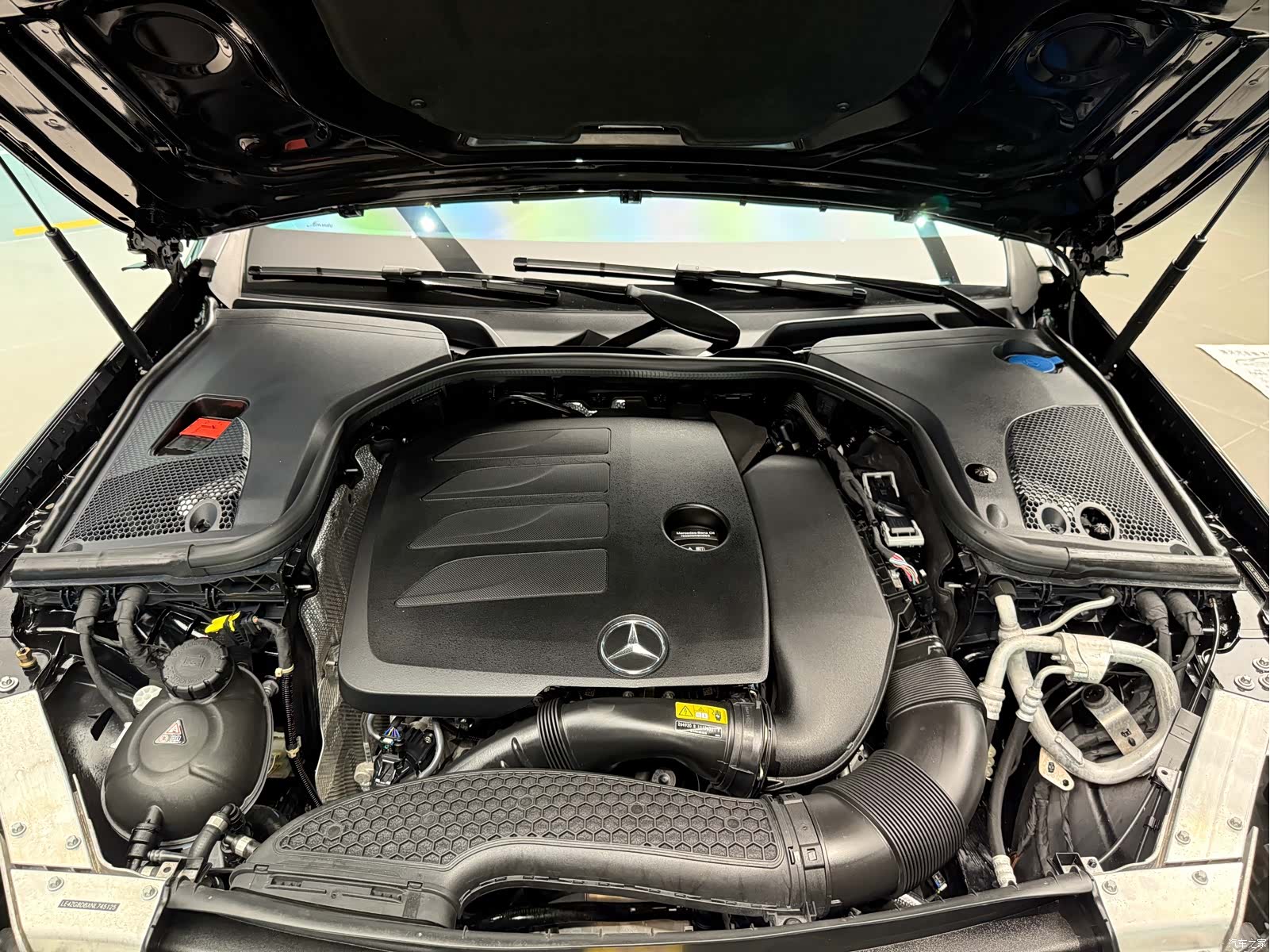 Mercedes-Benz E-Class, 2022 14