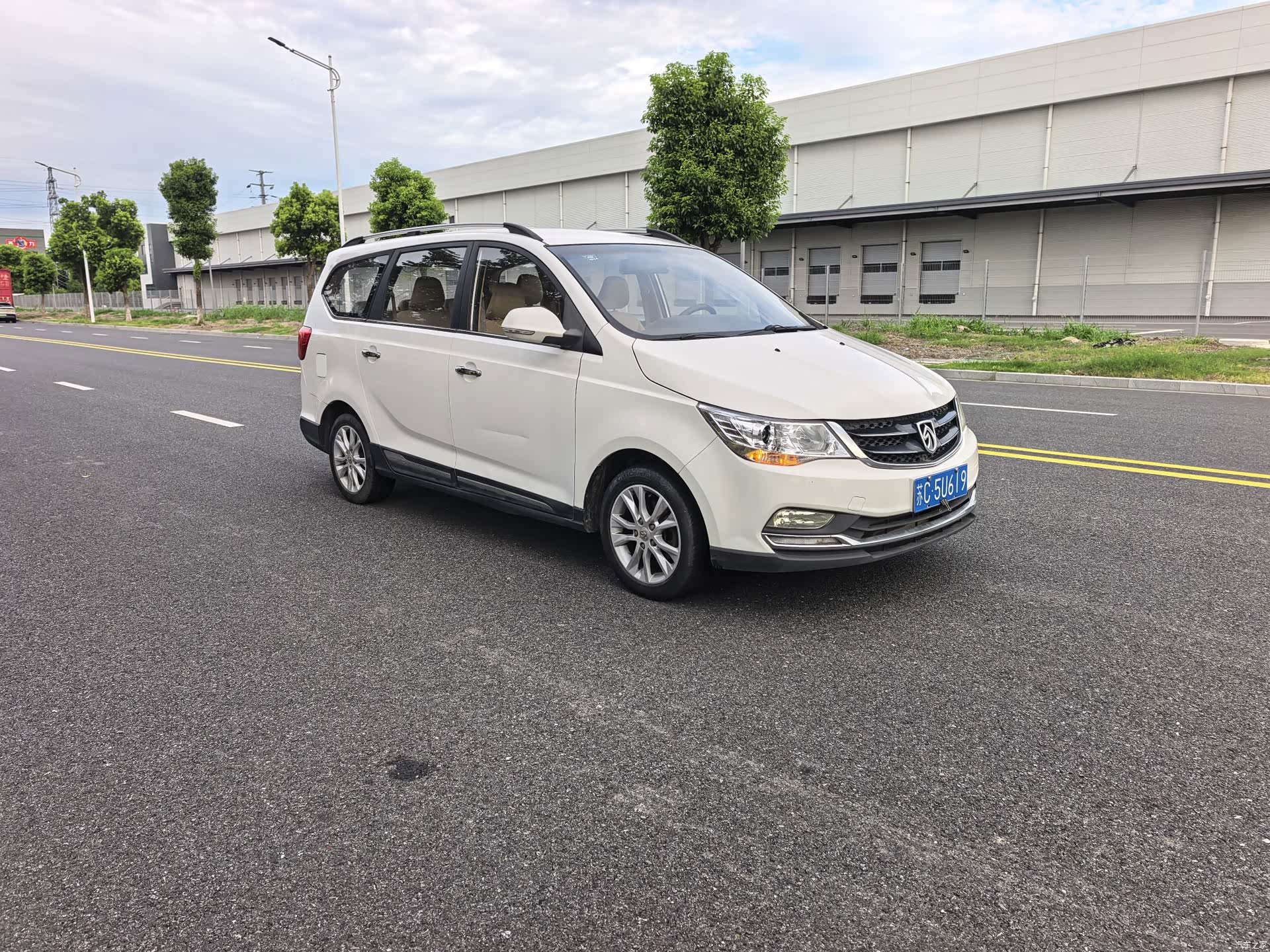Wuling 730, 2015 3