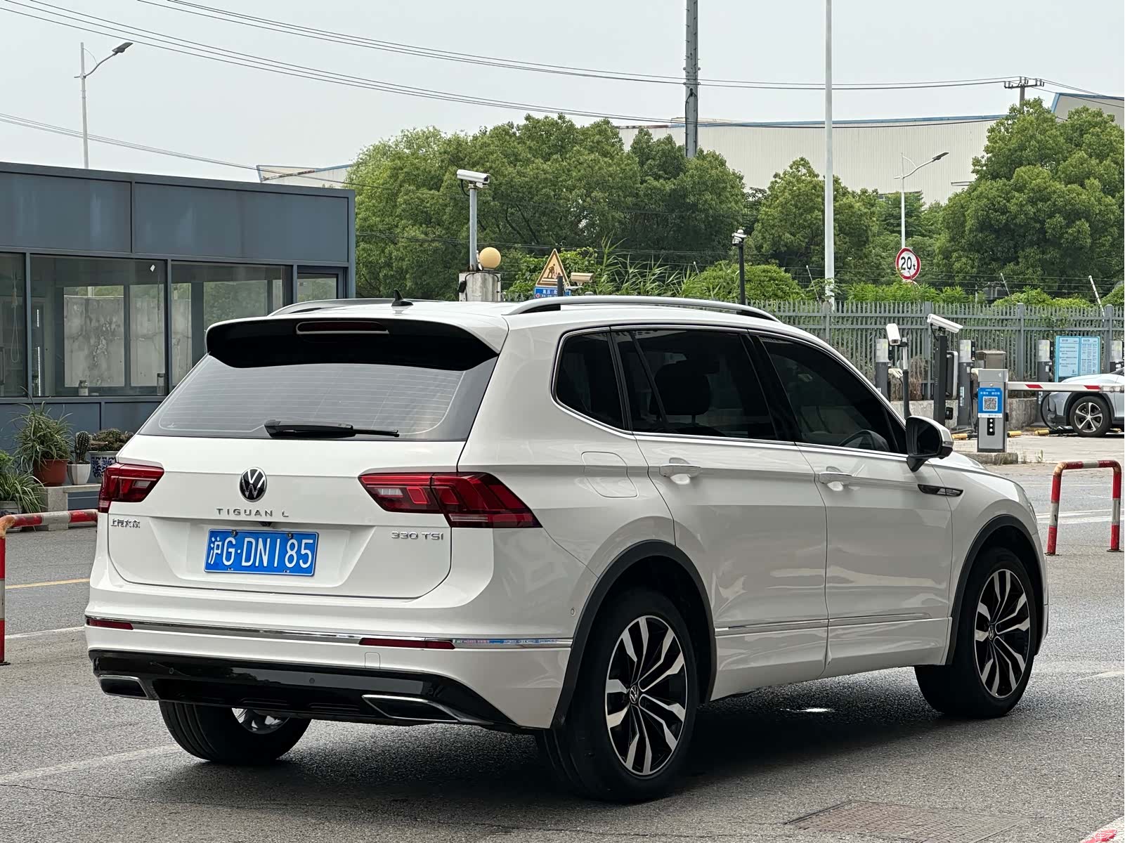 Volkswagen Tiguan L, 2021 14