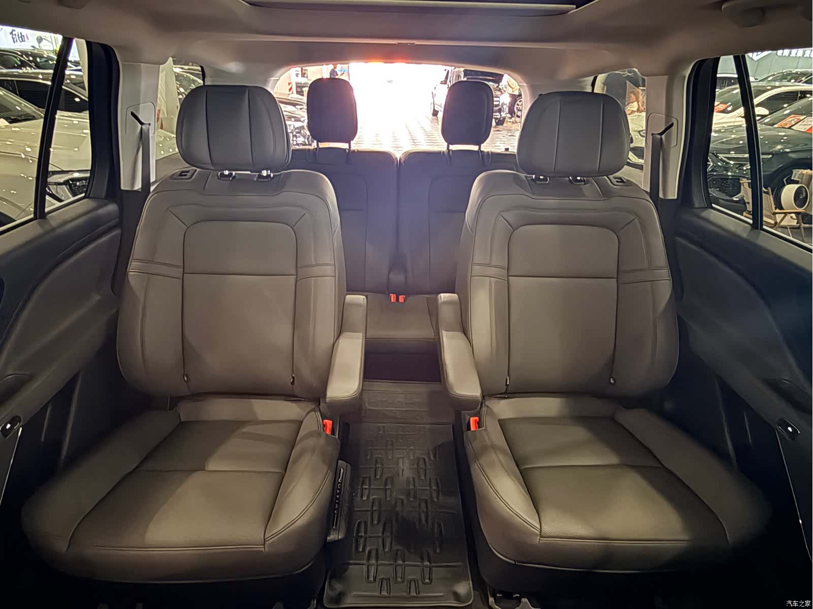 Lincoln Aviator, 2025 16