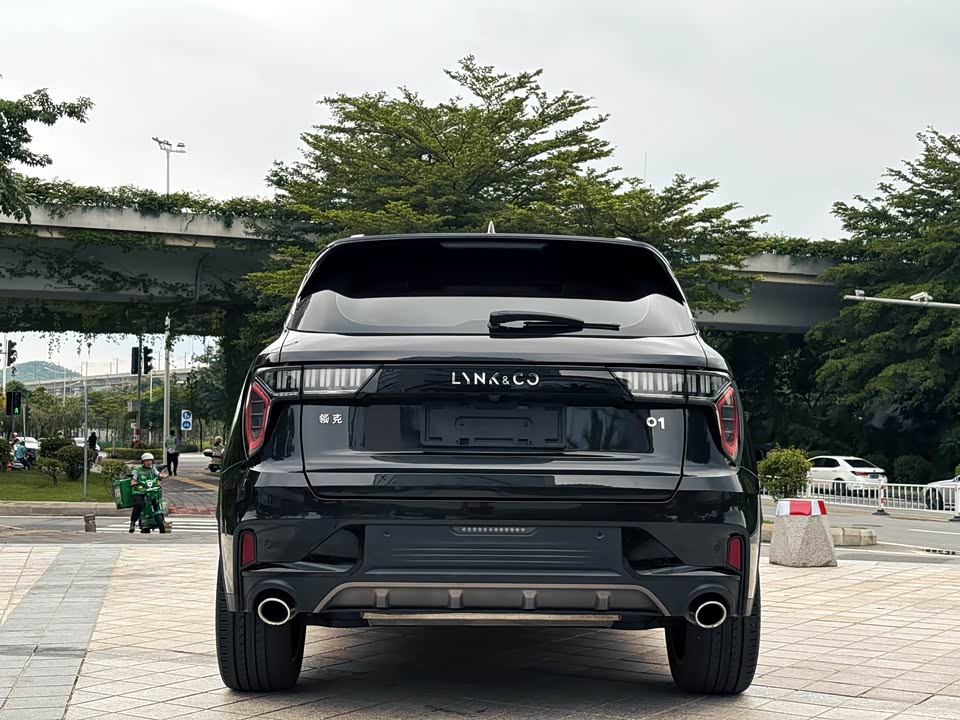 Lynk & Co 01