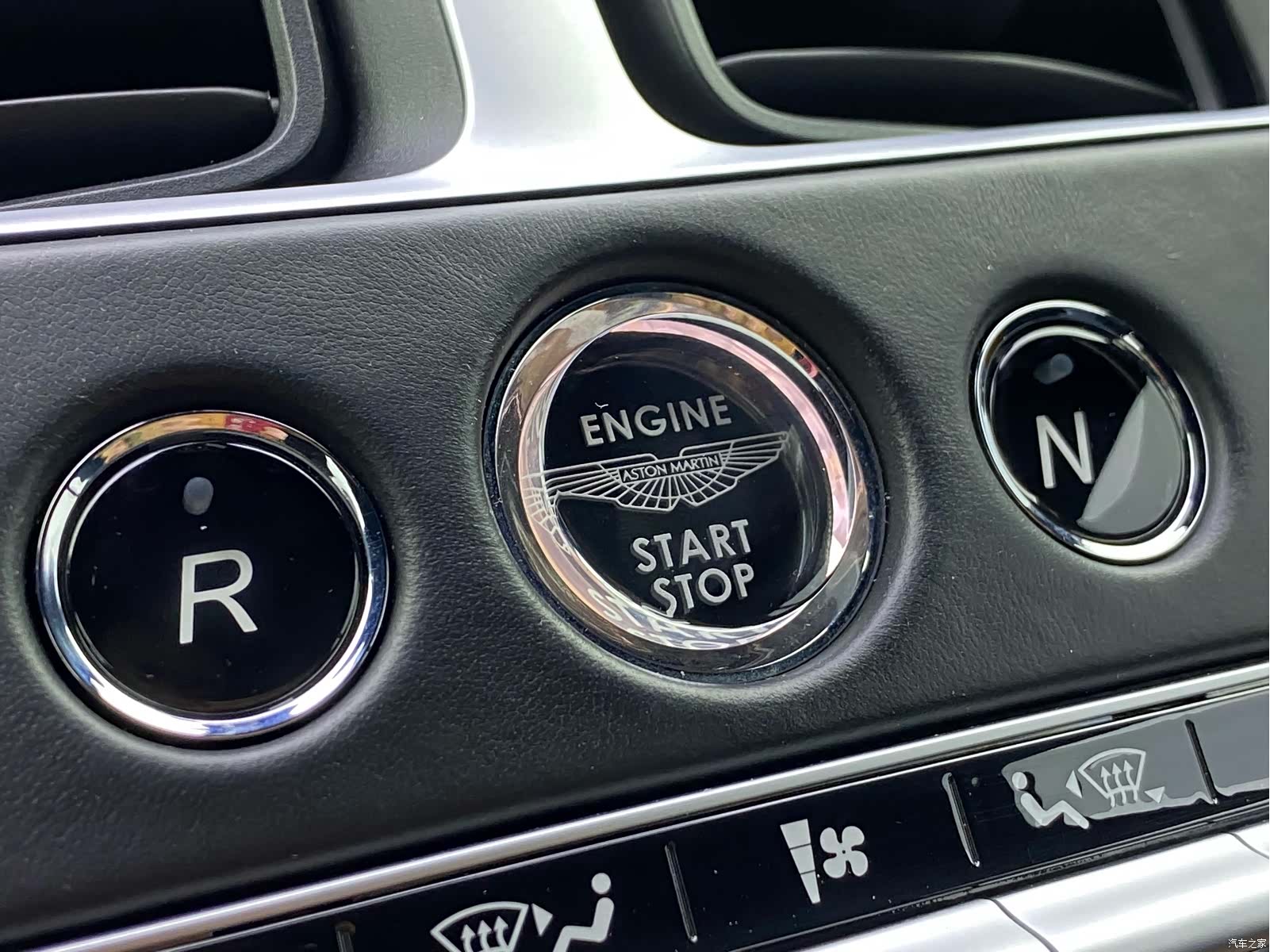 Aston Martin DB11, 2018 18
